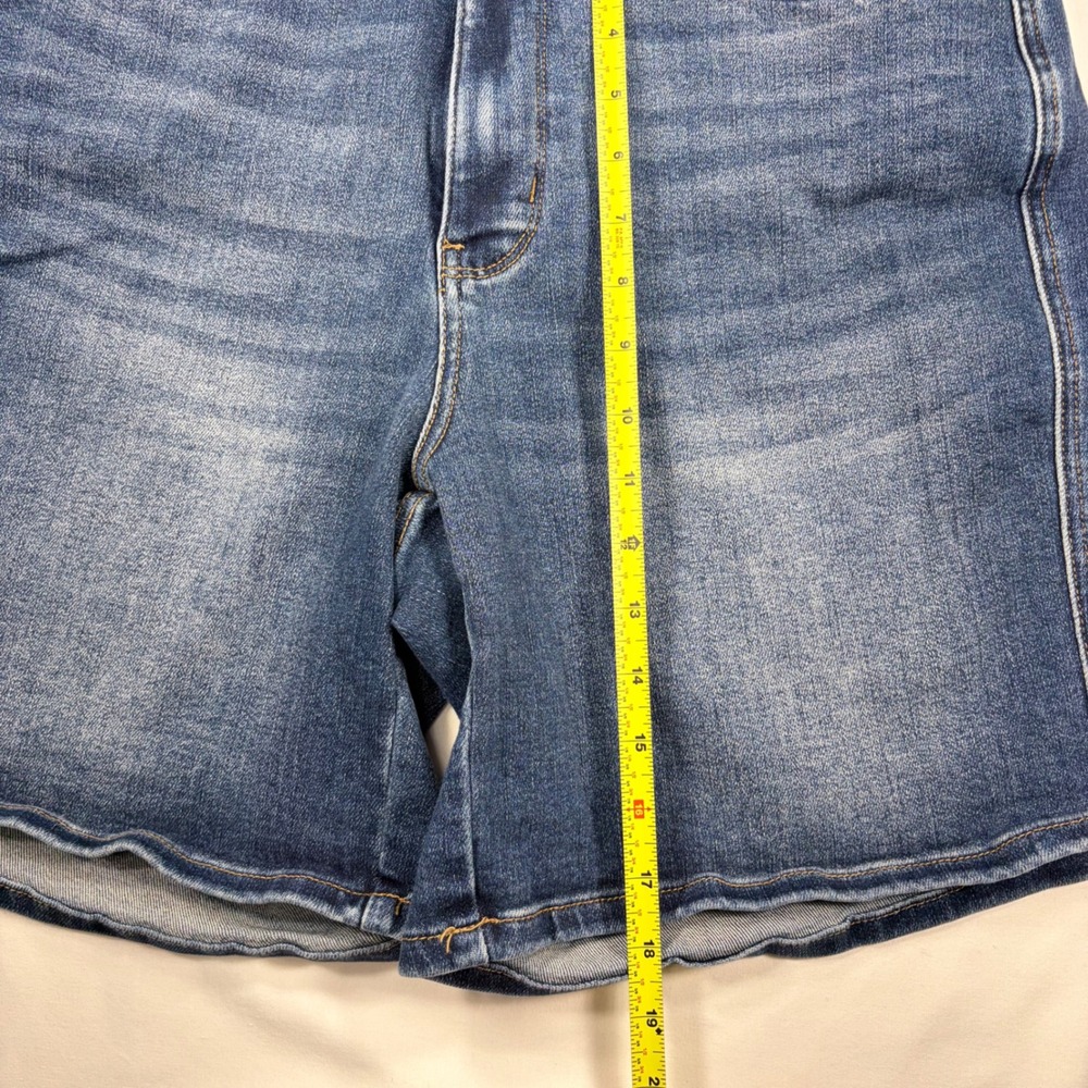 Judy Blue High Waisted Stretch Denim Shorts Plus Size 1XL Medium Wash Distressed - Picture 4 of 8